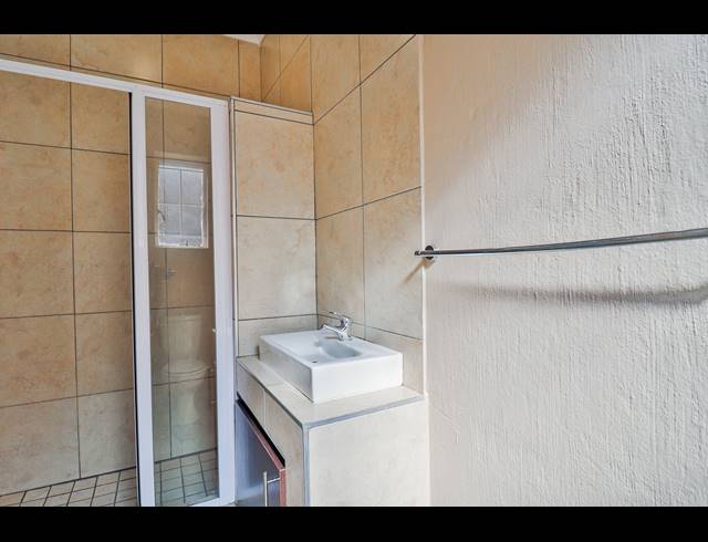 1 BEDROOM SECTIONAL TITLE FOR SALE IN BRAMLEY NORTH